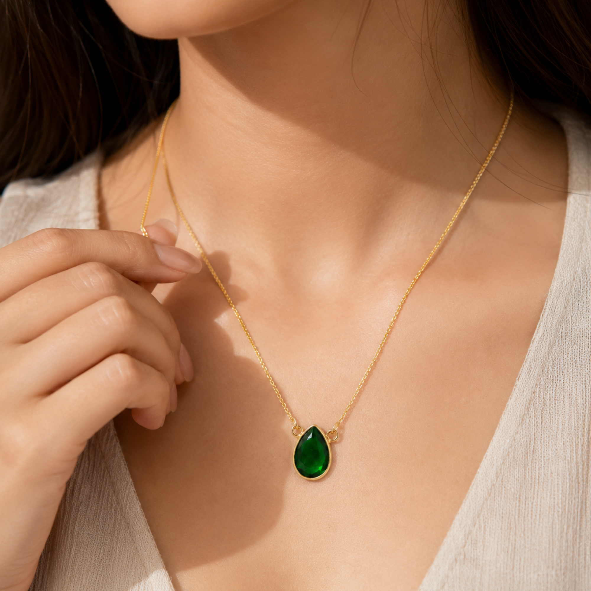 Emerald Green Teardrop Pendant Necklace